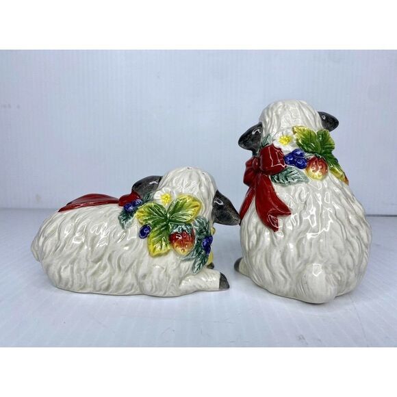 Vintage 1995 Fitz and Floyd Berries Ribbon Holiday Sheep Salt Pepper Shaker Set - Picture 5 of 10